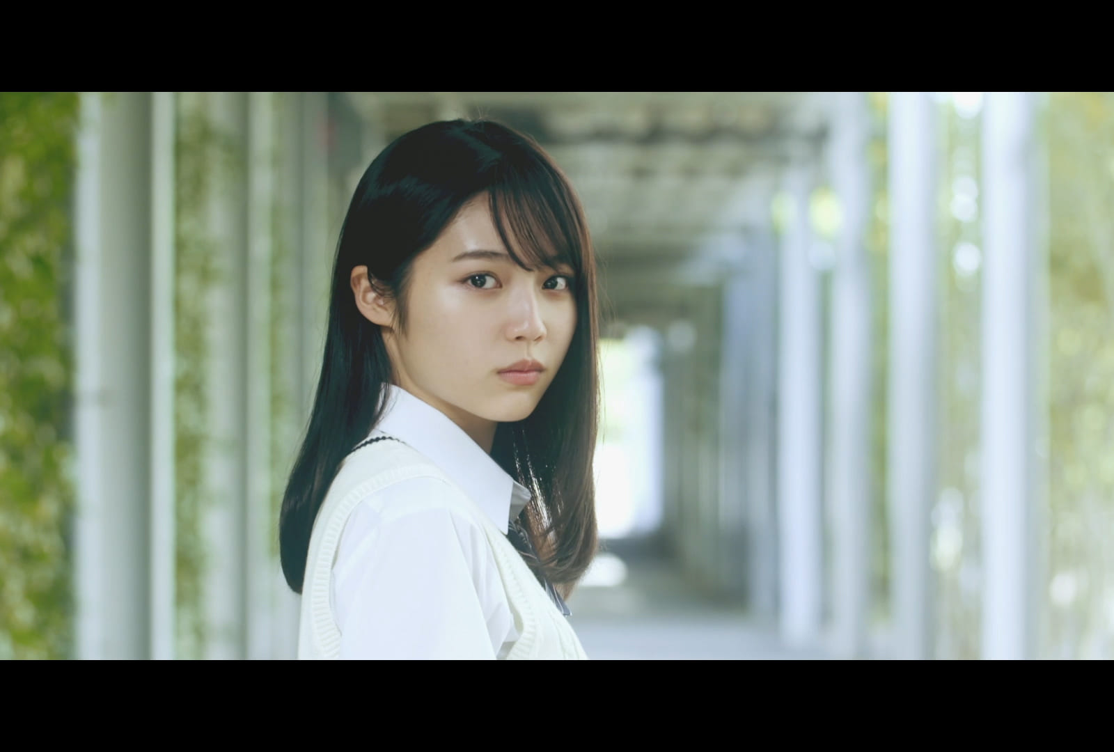 「帝京大学 理工学部」新CMの女子高生・秋田汐梨、心奪われるかわいさ　「クラスの圧倒的マドンナ感」と浮き足立つ