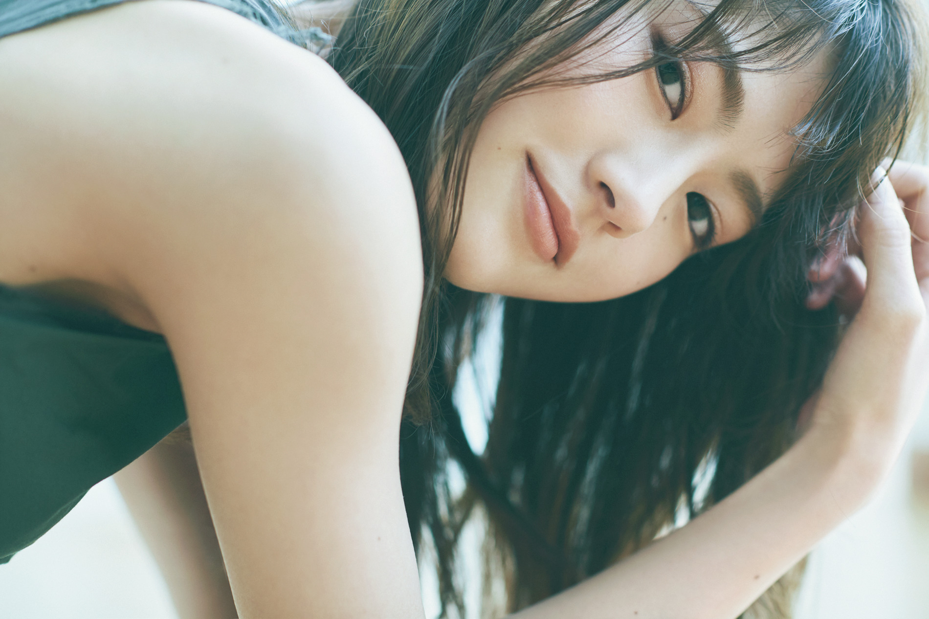 元乃木坂46女優・若月佑美 「Oggi」美容専属モデルに！