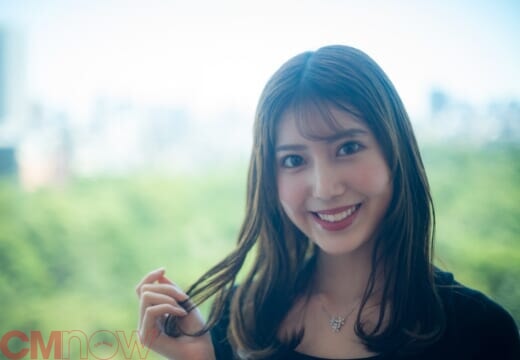 阿部なつき「最初で最後のグラビア」!! 超絶スタイルを惜しみなく披露した1st写真集が発売!