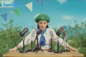 八木莉可子さんがパン職人の衣装で“ふわぁ” “じわぁ” “もっちぃ”な メロンパンの魅力を熱弁！思わずメロメロになる愛らしい表情に注目。