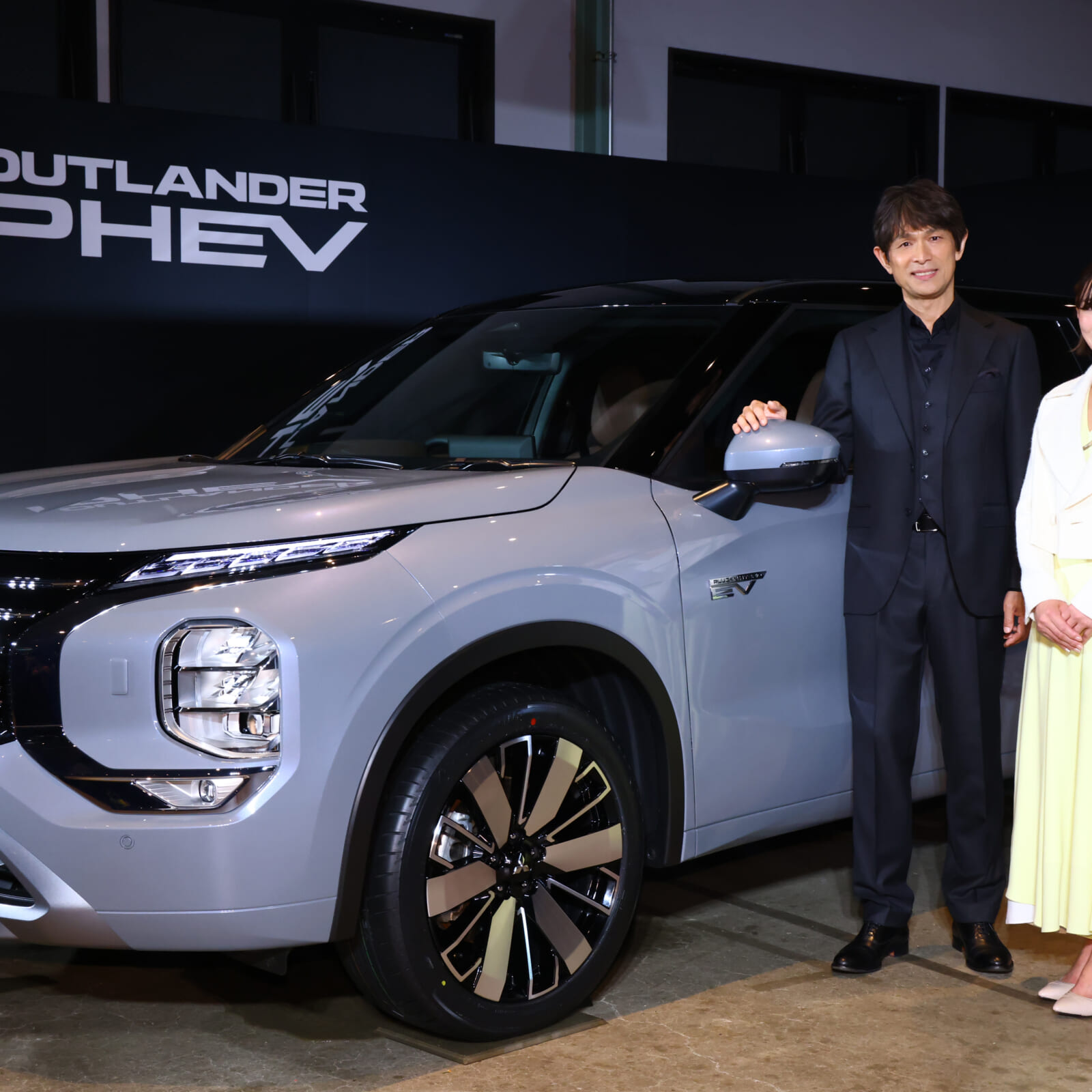 三菱自動車 新型アウトランダーPHEV 発売記念イベント開催 江口洋介さん、角田夏実さんが新型アウトランダーPHEVの魅力を語る