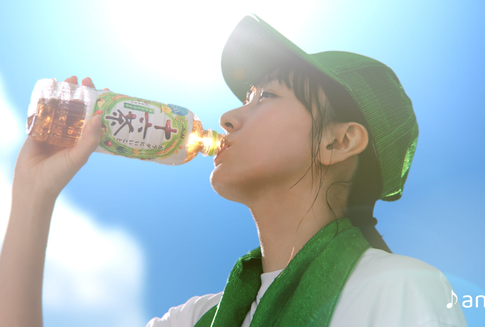 【懐かしの“替え歌”楽曲シリーズ・CM第二弾】 新垣結衣さん、撮影では計52″ゴクゴク”！人生“初”＜（野球の）盗塁のリード＞にも挑戦！