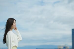 藤木鉄工の新CMに、NGT48の大塚七海さんが出演！鉄骨製造業のスケールの大きさを「妹目線」で伝える。