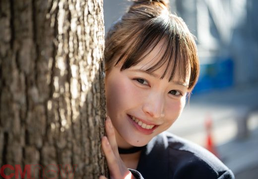 初のカレンダー発売が決まった俳優・水瀬紗彩耶。初のお渡し会を前に心境を語る。