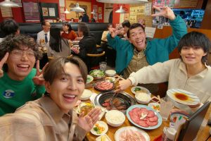 佐野 勇斗さん・吉田 仁人さん出演『ホットペッパーグルメ』新WebCM。焼肉店へ誘う吉田さんの一言に、佐野さんが「え、好き。」